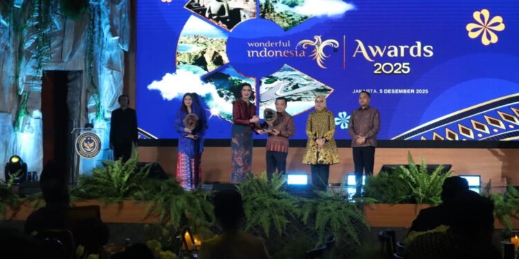 Wonderful Indonesia Award 2025, Gubernur Al Haris Raih Most Inspiring Tourism Leader