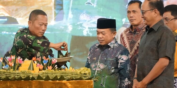 Hadiri Syukuran HUT ke‑66 Korem 042/Gapu, Gubernur Al Haris: Pemprov siap Dukung Pembangunan Kodam dan Pangkalan Udara Baru