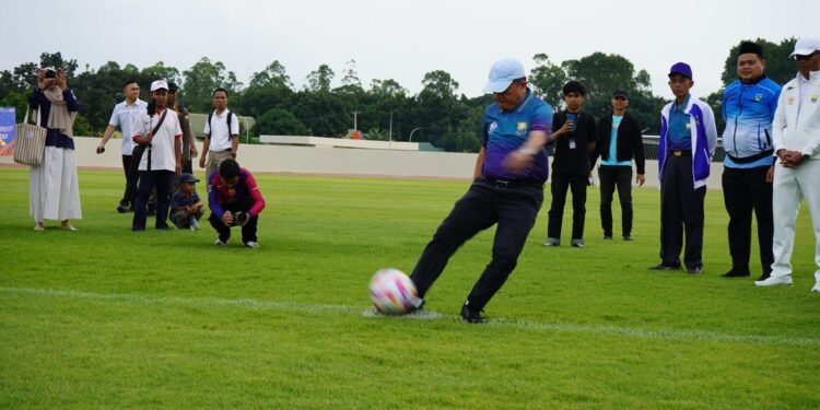 Buka Gubernur Cup di Stadion Swarnabhumi, Gubernur Al Haris Harap Ada Talenta-Talenta Sepak Bola dari Jambi