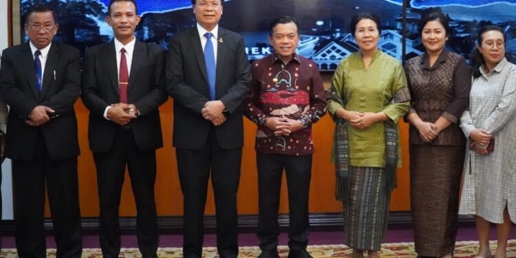 Gubernur Al Haris Ajak Pengurus Gereja HKBP Jambi Perkuat Kerukunan Antar Umat