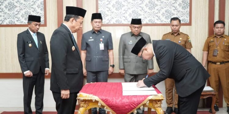 Pemkab Muaro Jambi Lakukan Perombakan Birokrasi: 10 Pejabat Tinggi Pratama Dilantik