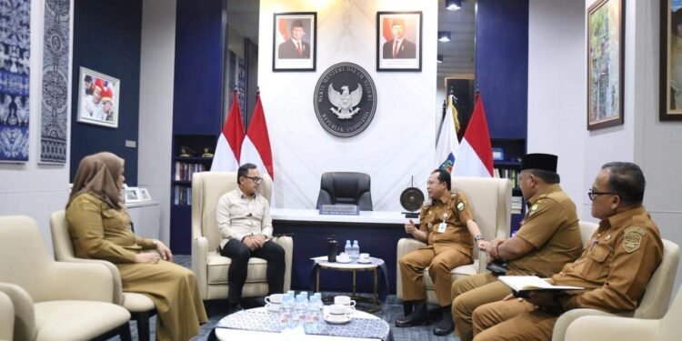 Bupati Muaro Jambi Audiensi dengan Wakil Menteri Dalam Negeri, Minta Dukungan Percepatan Pemekaran Desa
