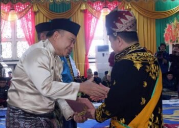 Sekda Budhi Hartono, S.Sos., MT, menghadiri Prosesi Penganugerahan Gelar Adat Melayu Jambi yang diselenggarakan oleh Lembaga Adat Melayu (LAM) Provinsi Jambi