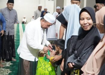 Safari Ramadhan di Pamenang, Gubernur Al Haris Ajak Perkuat Akhlak dan Peran Keluarga
