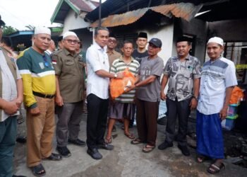 Wakil Bupati Muaro Jambi Junaidi H mahir meninjau langsung lokasi musibah kebakaran rumah