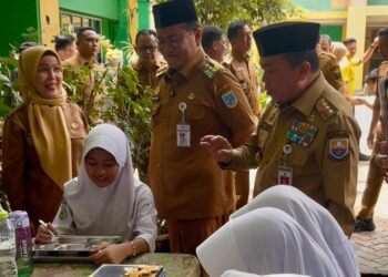 Gubernur Al Haris Tinjau Pelaksanaan Tes Kompetensi Akademik SMP di Kota Jambi, Tekankan Pemerataan Mutu Pendidikan