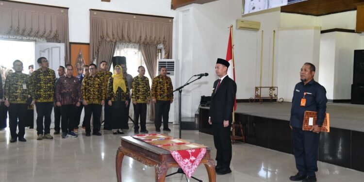 Wabup Tanjabtim Lantik 96 Pejabat, Perkuat Kinerja Dan Pelayanan Publik