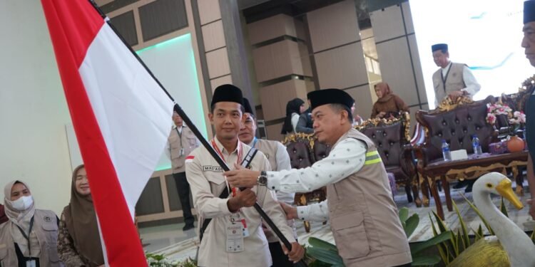 Lepas 442 JCH Kloter BTH 19, Pesan Gubernur Al Haris:  Fokus Ibadah Haji, Jangan sia-siakan Perjuangan Puluhan Tahun