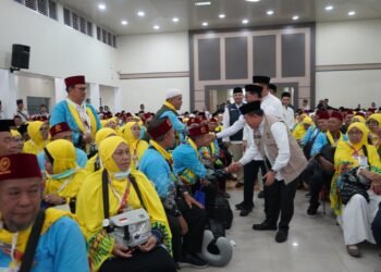 Lepas Kloter Perdana Keberangkatan Haji 2026 Provinsi Jambi, Gubernur Al Haris Tegaskan Komitmen Pelayanan Terbaik untuk Jema’ah