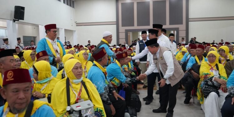 Lepas Kloter Perdana Keberangkatan Haji 2026 Provinsi Jambi, Gubernur Al Haris Tegaskan Komitmen Pelayanan Terbaik untuk Jema’ah