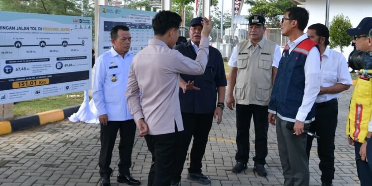 Tinjau Tol Bayung Lencir, Wapres Pastikan Konektivitas Sumatra Berjalan Optimal