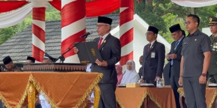 HUT RI ke-81, Ketua DPRD Muaro Jambi Aidi Diamanahkan Membaca UUD 45