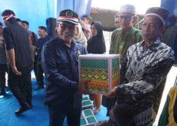 Ketua DPRD Muaro Jambi Dampingi Kapolda Jambi pada Peresmian Jembatan Merah Putih di Desa Betung, Kumpeh