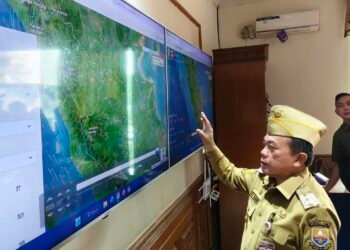 Pantau Monitor SiPongi, Gubernur Al Haris Ungkap Jambi Terkepung Asap Akibat Arah Angin