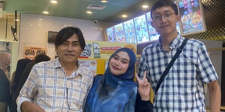 Kala Pasutri Muda Lulusan UNJA ini Ngajar di Kyrgyzstan, Rusia, Kok Bisa?